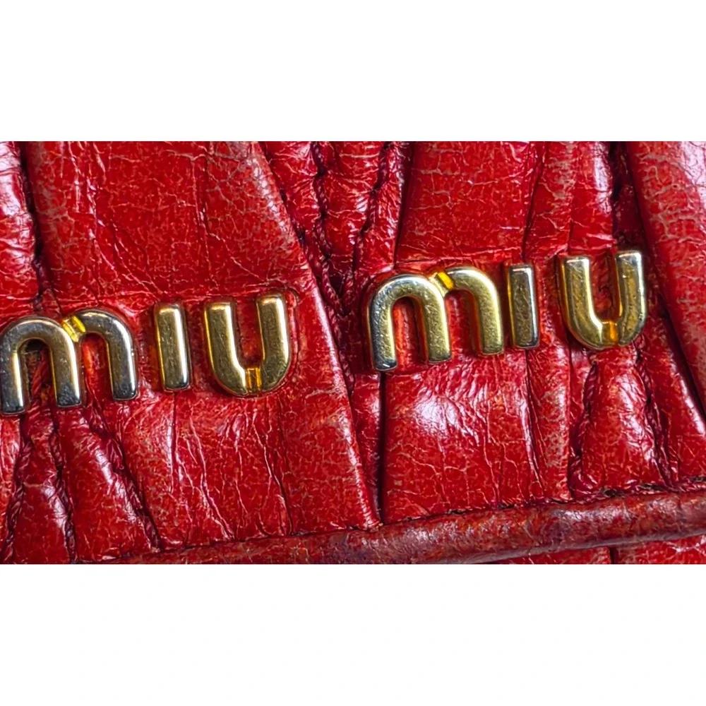 Authentic Miu Miu Vintage Matelassé Leather 6-Ring Key Holder